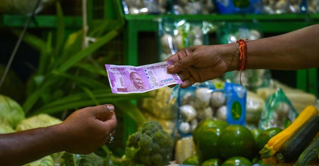 2000 രൂപ നോട്ട്. (PTI Photo/Swapan Mahapatra)