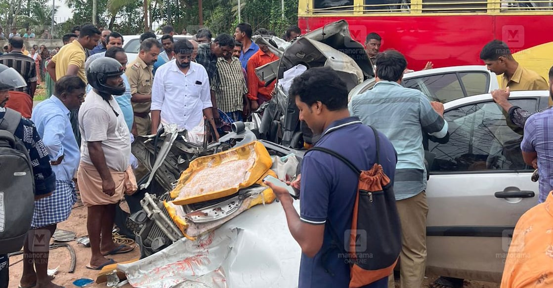 alappuzha-road-accident alappuzha-road-accident